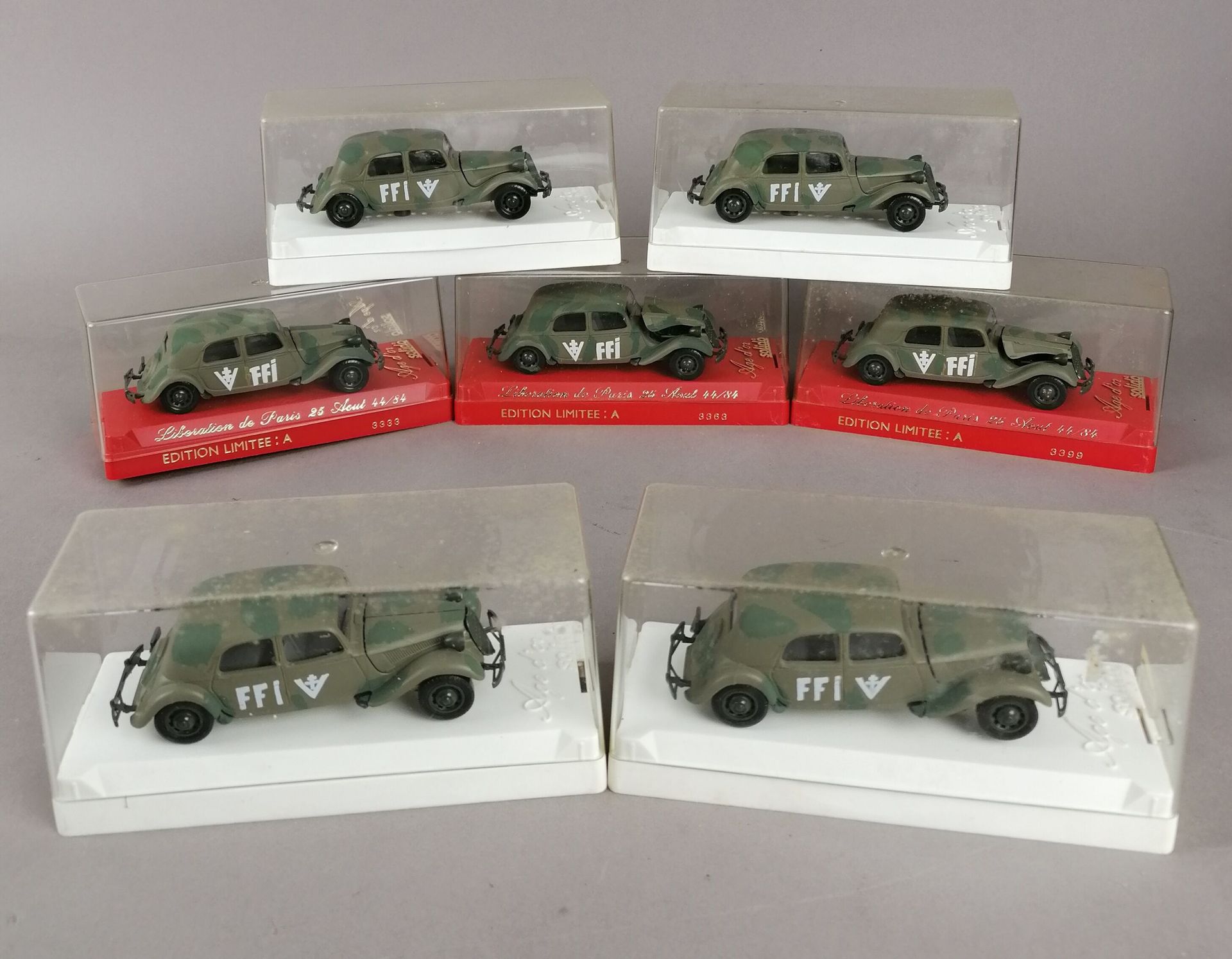 Null SOLIDO - 黄金时代系列，12辆雪铁龙Traction avant 15 CV "FFI"，比例为1/43，带原包装盒