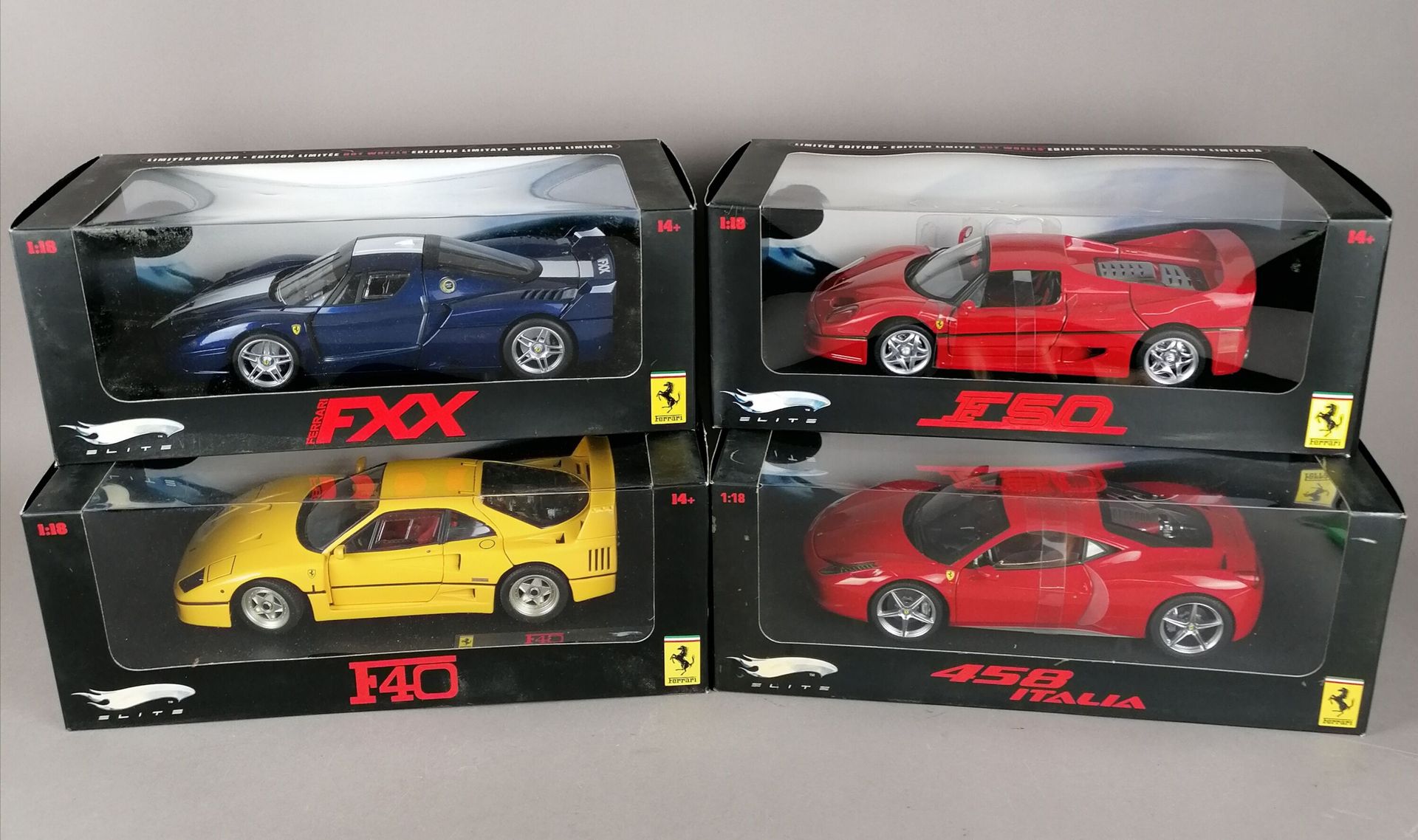 Null HOTWHEELS Elite collection - QUATRE Ferrari échelle 1/18 :

1x FXX

1x F50
&hellip;