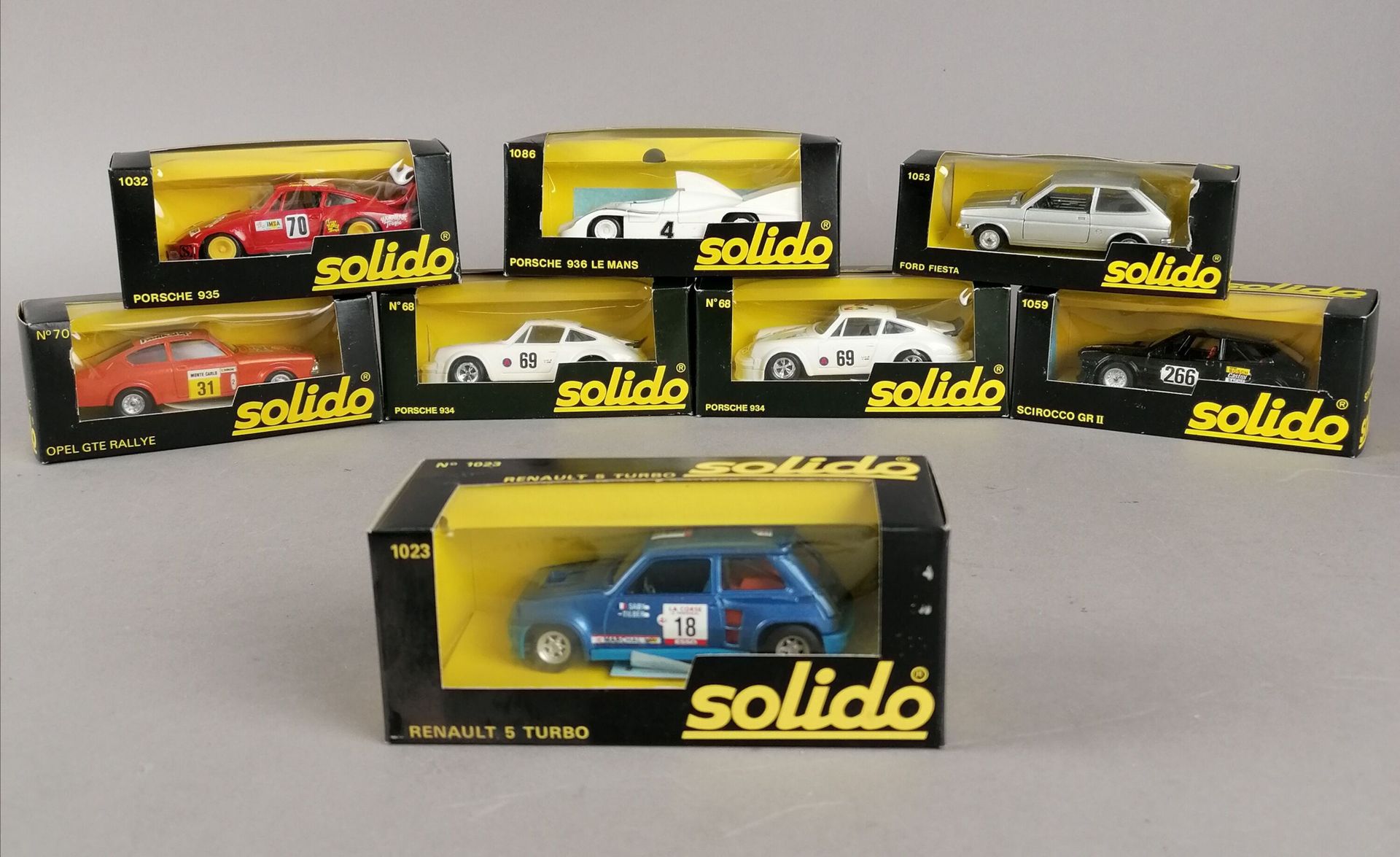 Null SOLIDO - 1/43比例的车辆在其原始包装盒中。

18x保时捷934 n°68

1x 欧宝GTE Rallye n°70

1x Sciro&hellip;