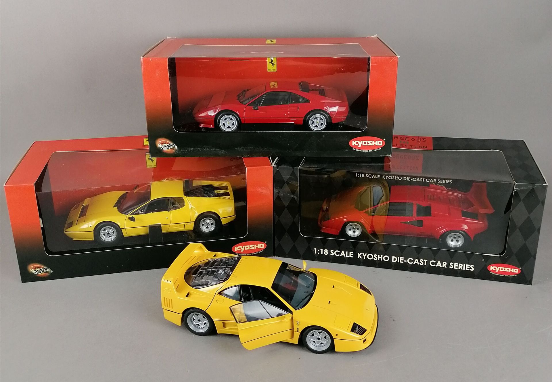 Null KYOSHO - FOUR CARS 1/18 scale:

1x Ferrari F40 yellow without box

1x Ferra&hellip;