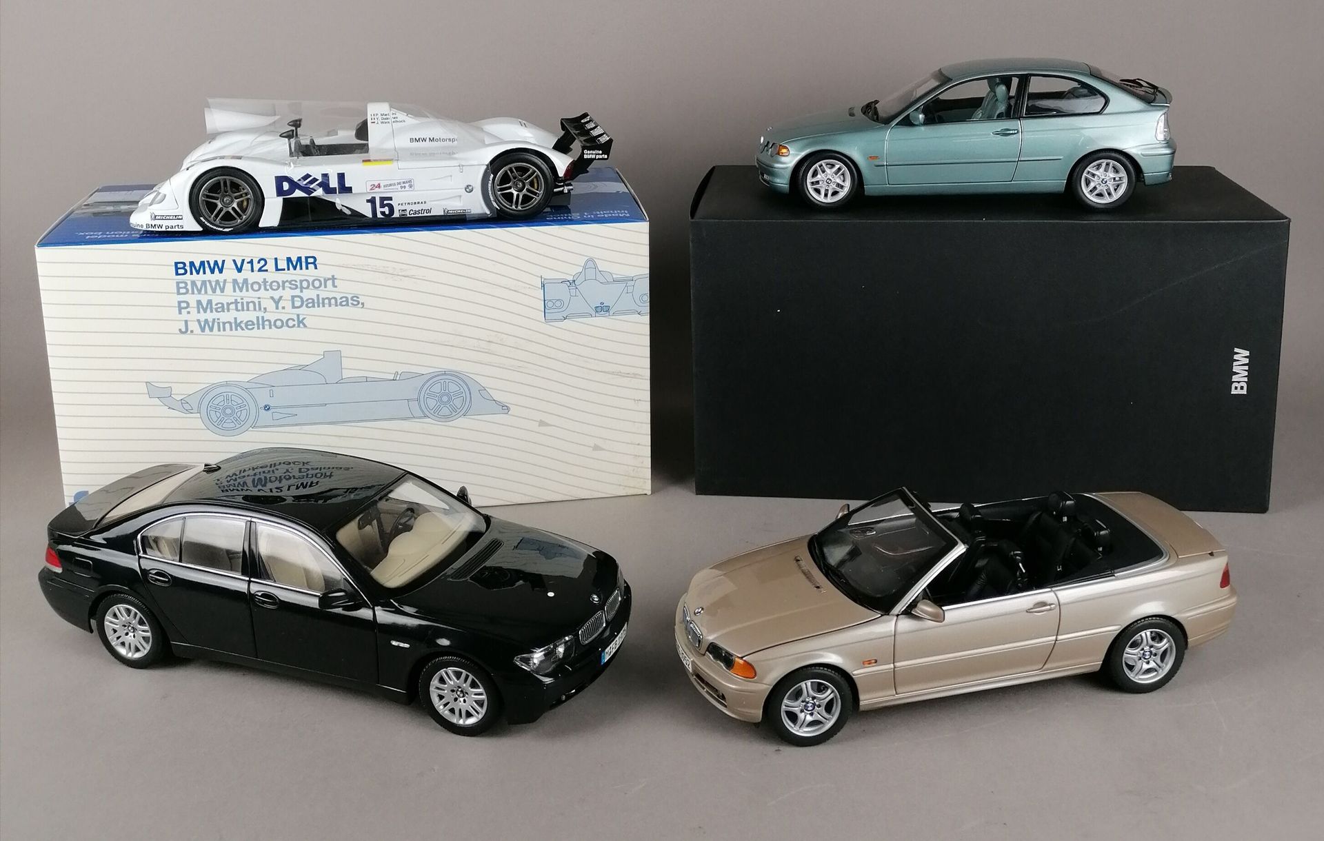 Null BMW - QUATTRO BMW in scala 1/18:

1x V12 LMR

1x Serie 7

1x 325Ti compatto&hellip;