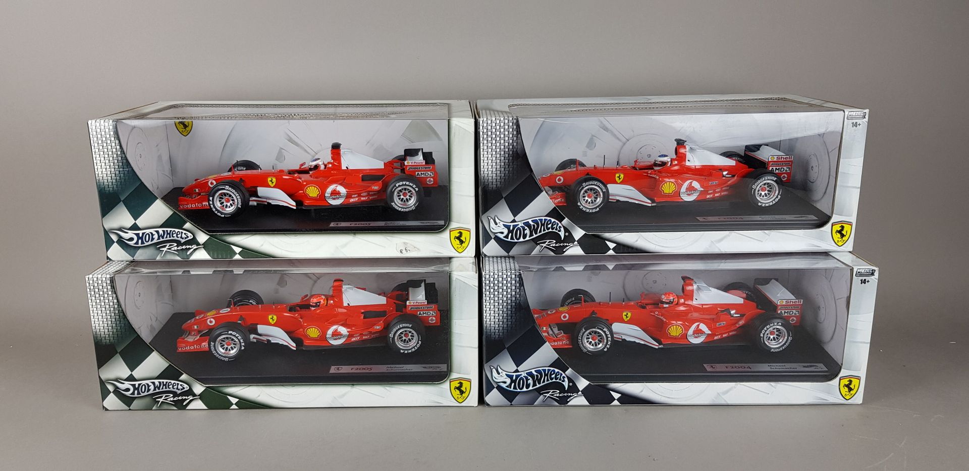 Null 热轮 - FOUR法拉利1/18比例。

1x F2005 Rubens Barrichello

1x F2004 Rubens Barrichel&hellip;