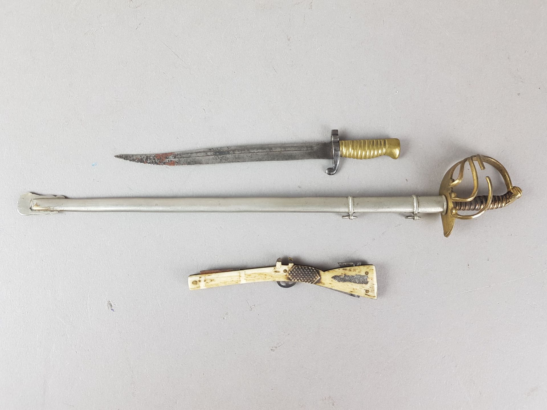 Null Varia : BAIONNETTE miniature Chassepot 1866 SF, un sabre de cavalerie minia&hellip;