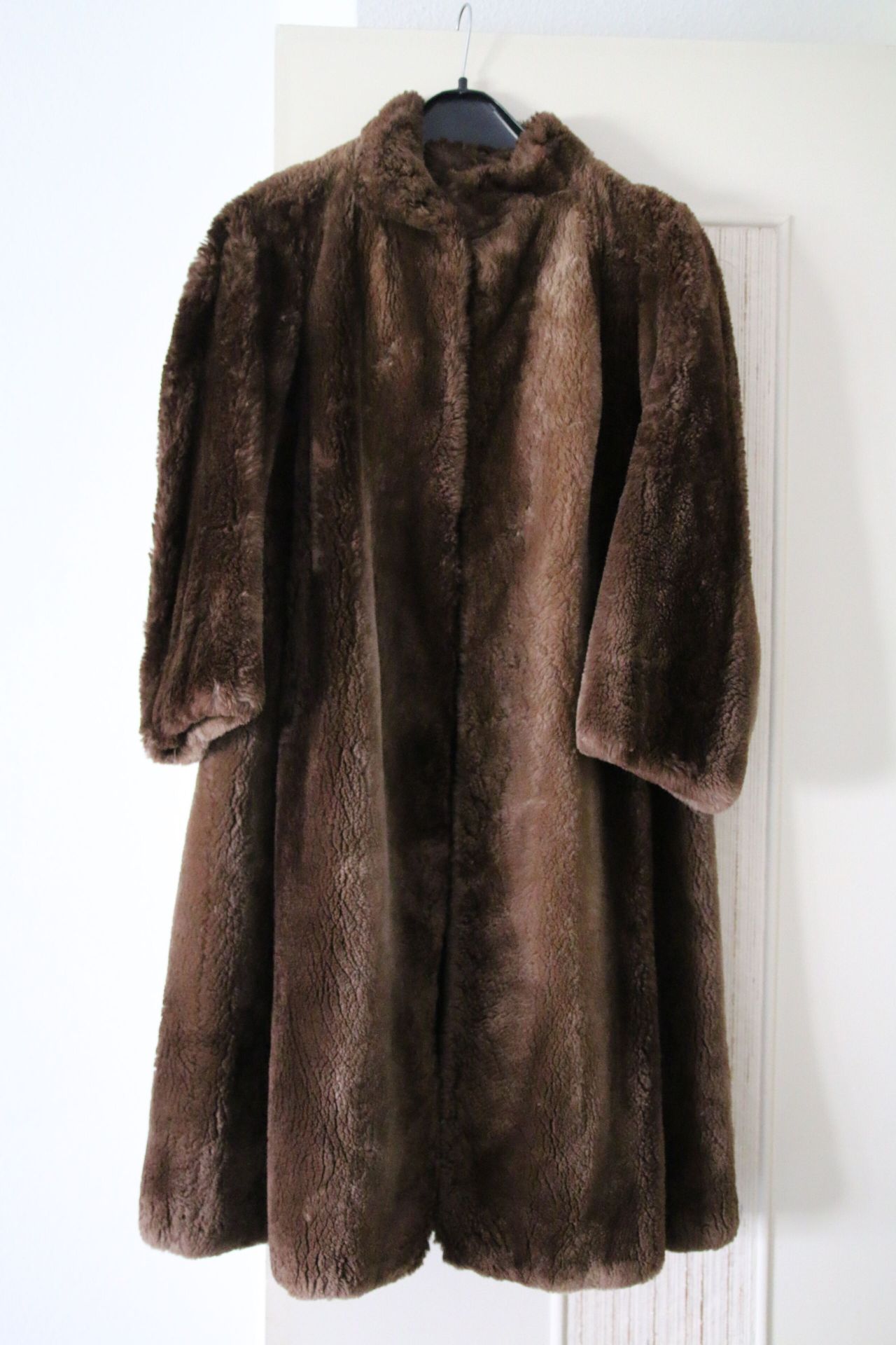 Null Brown fur coat - wear from use