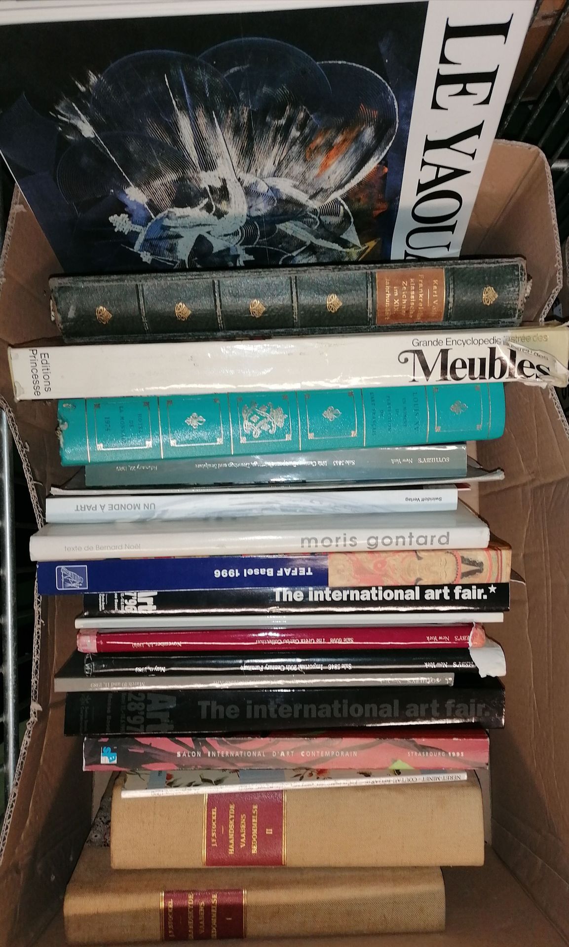 Null LOT of art books - wear and tear