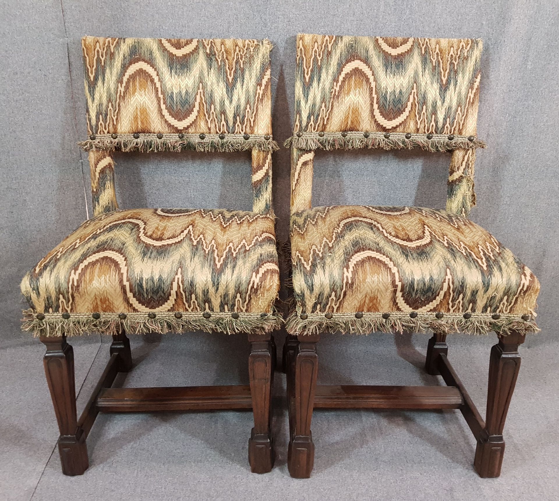 Null TWO Louis XIII chairs in walnut with spindle legs and braces - fabric damag&hellip;