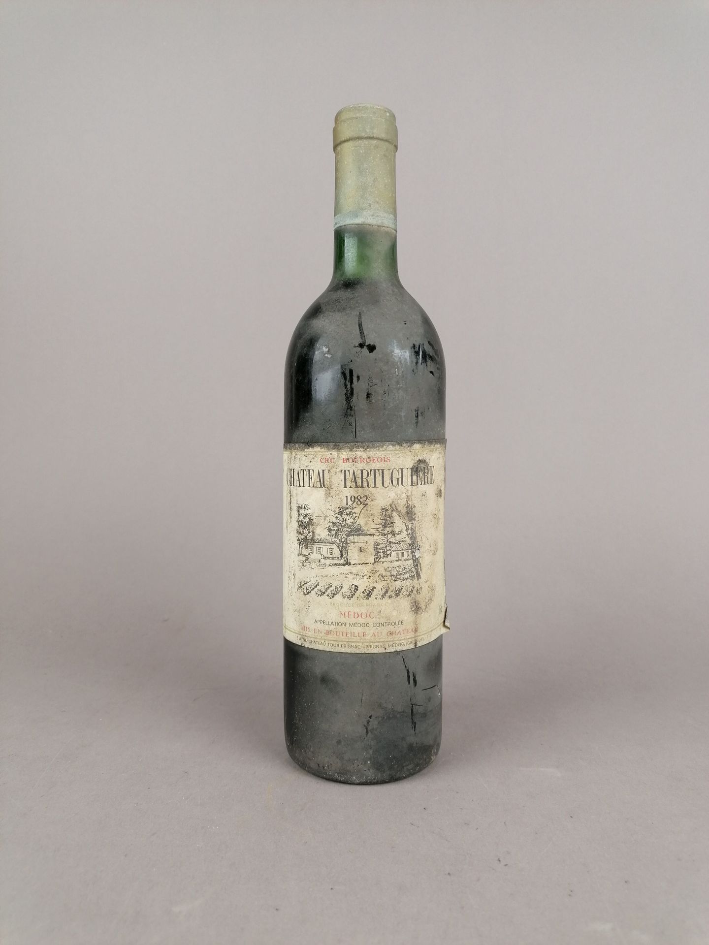 Null 6 bouteilles de Château Tartugière 1982 Médoc - étiquettes sales