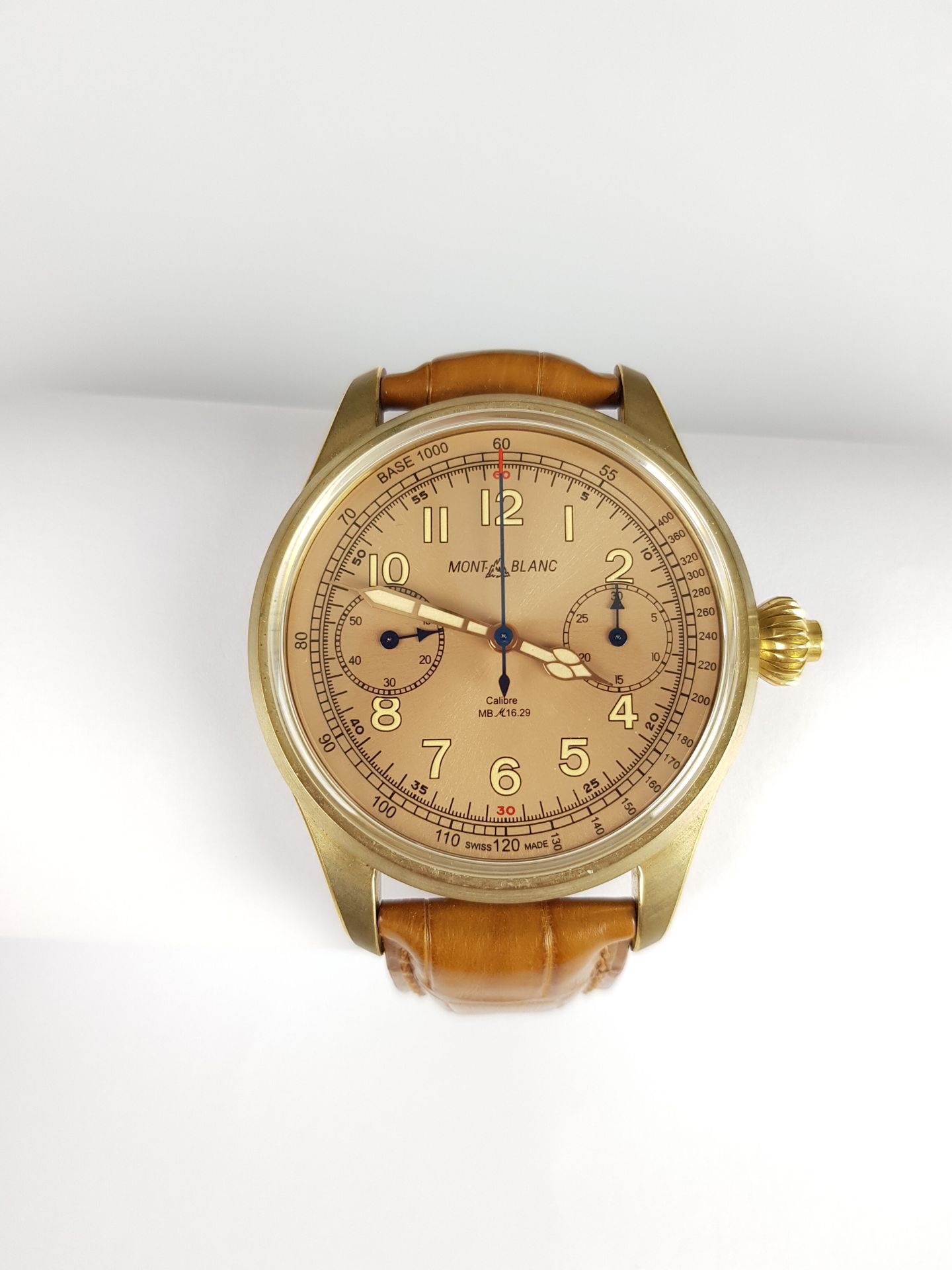 Null Mise à prix : 2 500 €

MONTBLANC

Minerva

Montre chronographe, mono pousso&hellip;
