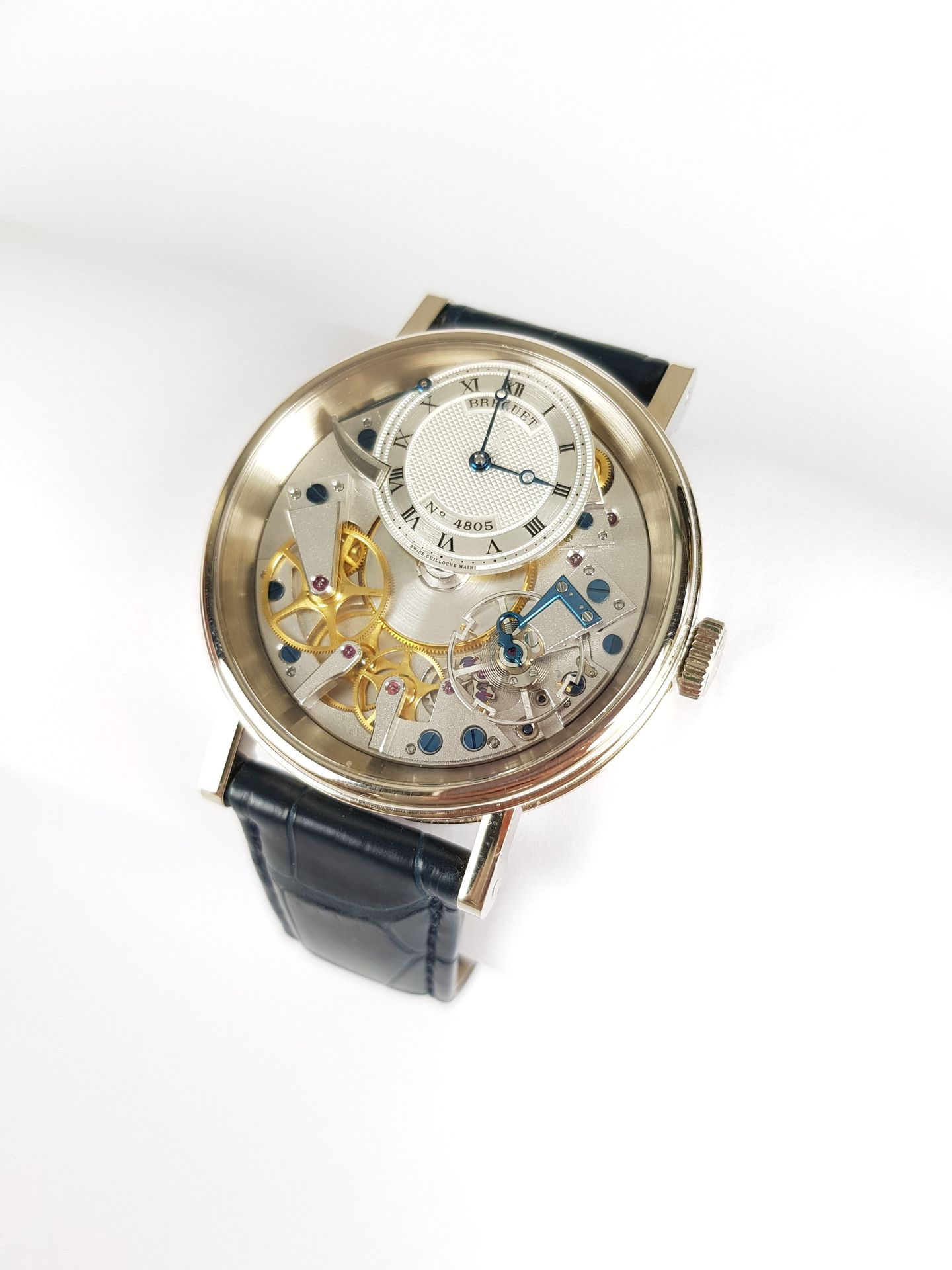 Null Precio : 6.000 euros

BREGUET

Tradición GM

Reloj de oro blanco de 750 mil&hellip;