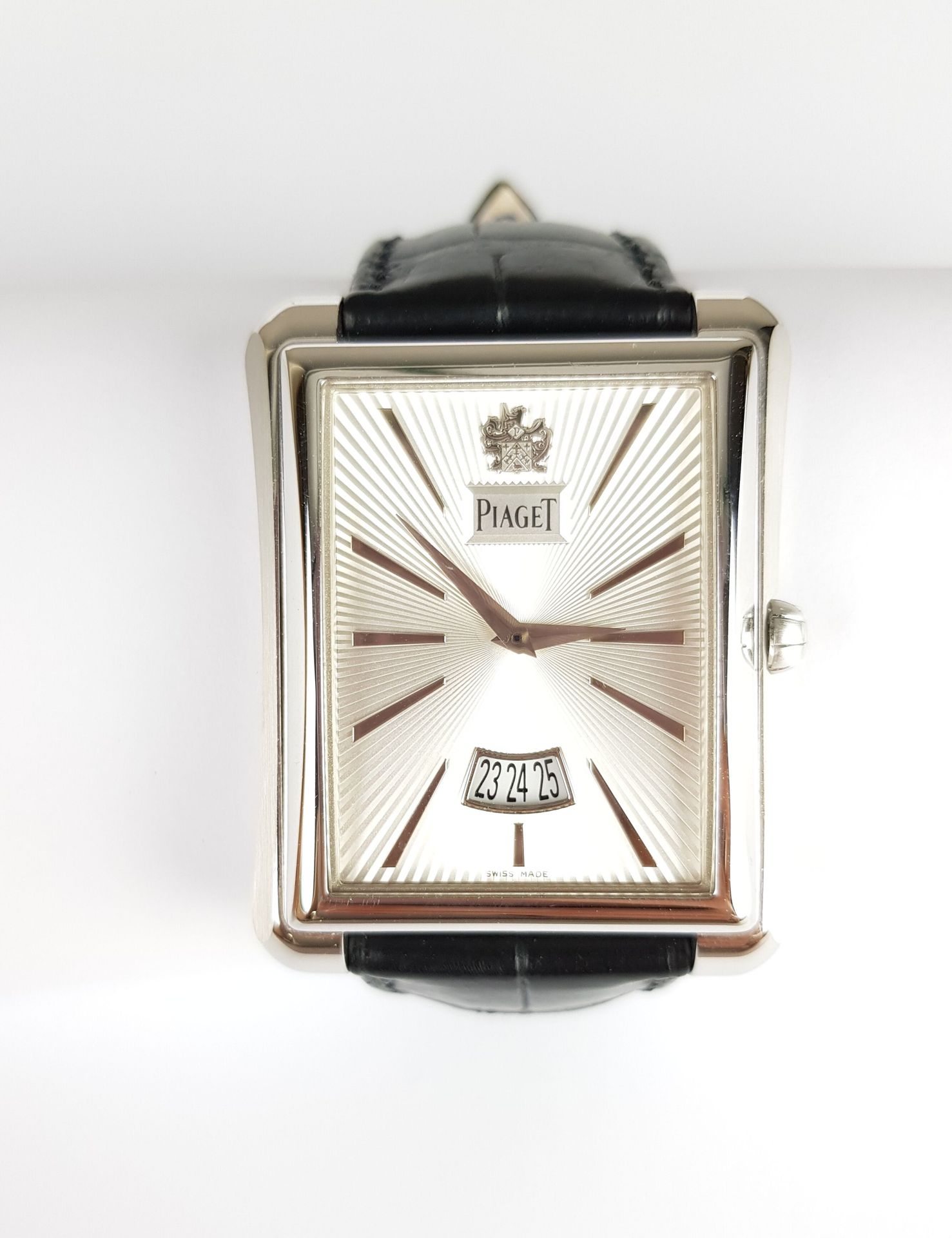 Null Precio : 3 000 euros

PIAGET

Emperador

Reloj de oro blanco de 750 milésim&hellip;
