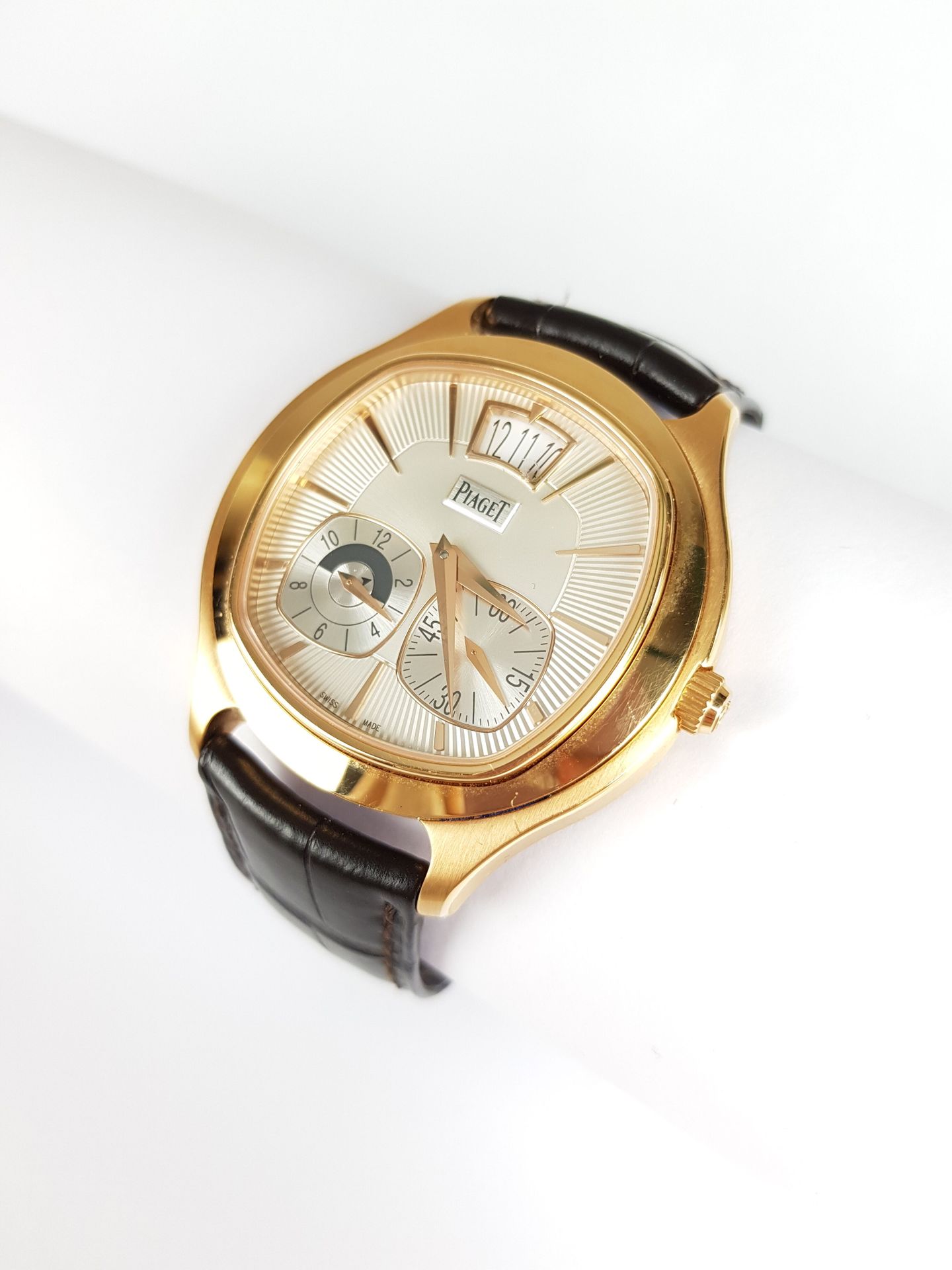 Null Precio : 3 000 euros

PIAGET

Emperador GMT

Reloj de oro rojo 750 milésima&hellip;