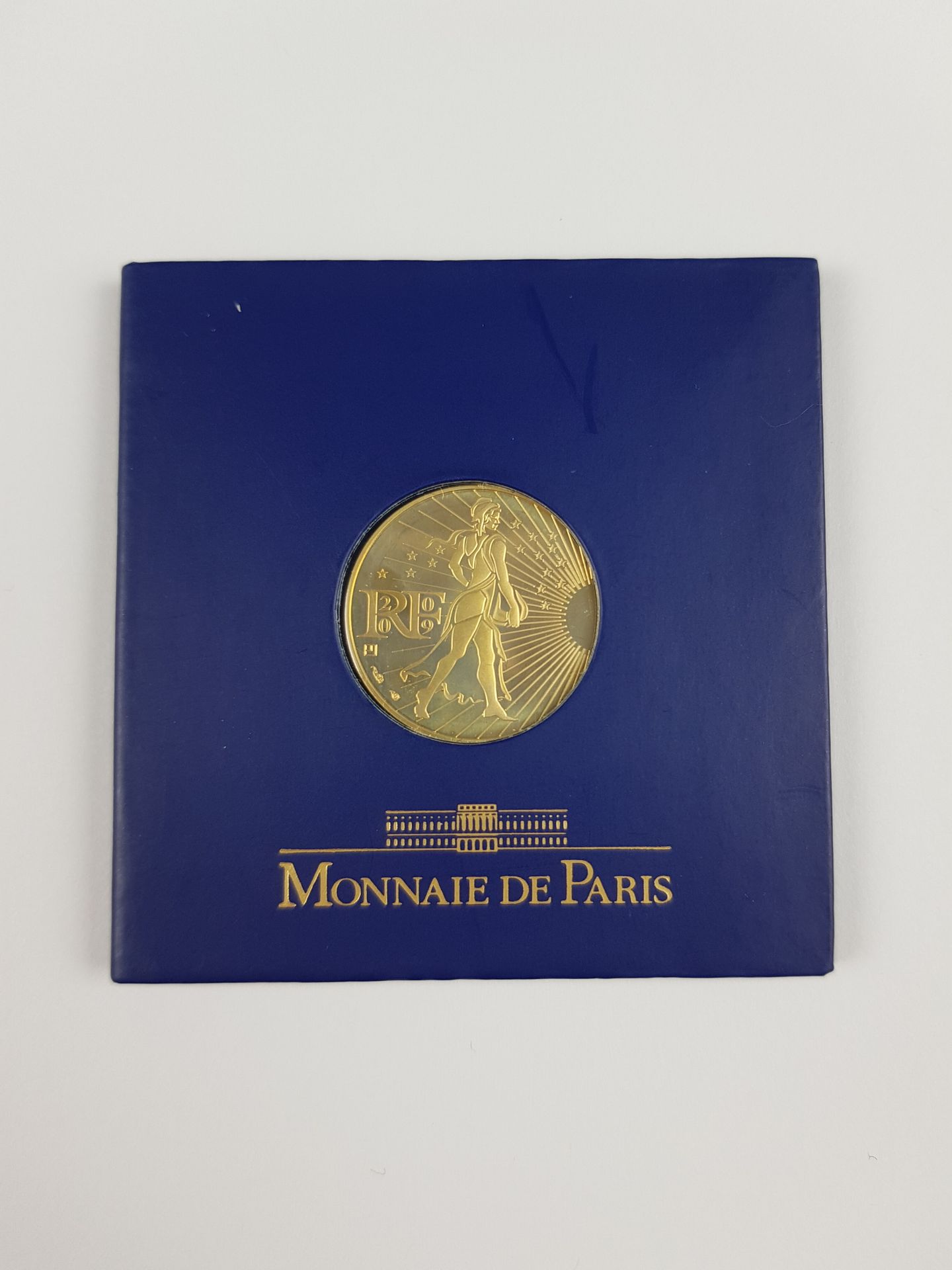 MONNAIE DE PARIS : 
PIECE en or 999,9 millièmes de 250 euros, 2009. 
Diamètre : &hellip;