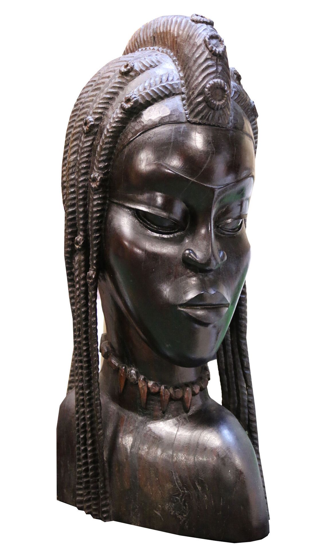 Null École figurative du XXe siècle

"Buste de femme africaine aux nattes"

Gran&hellip;
