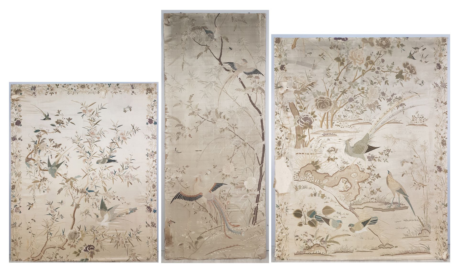 Null Canton

Trois panneaux en soie figurant des scènes naturalistes

(H 230 x L&hellip;