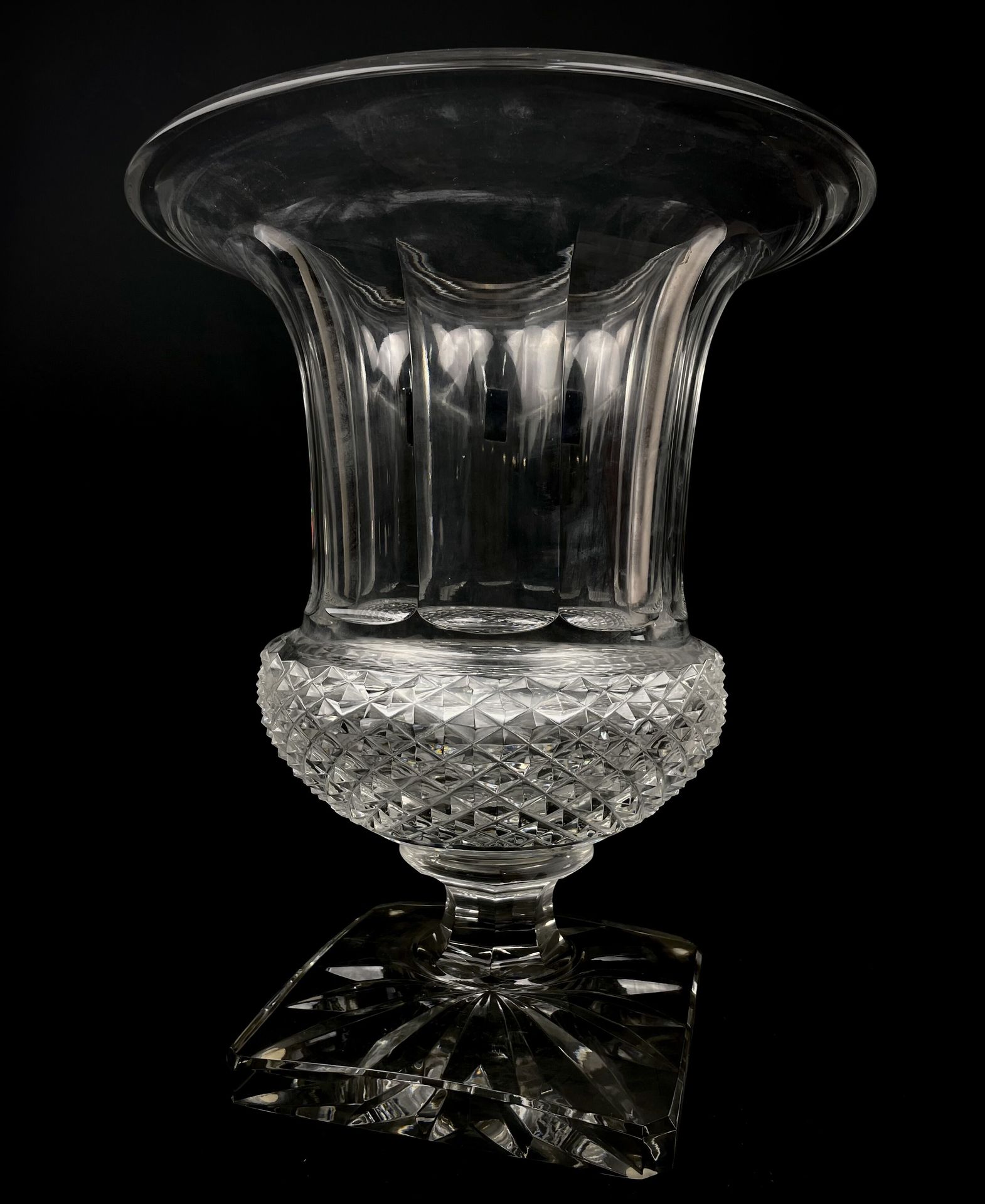Null SAINT-LOUIS 

Modèle "Versailles"

Vase de forme Médicis en cristal taillé,&hellip;