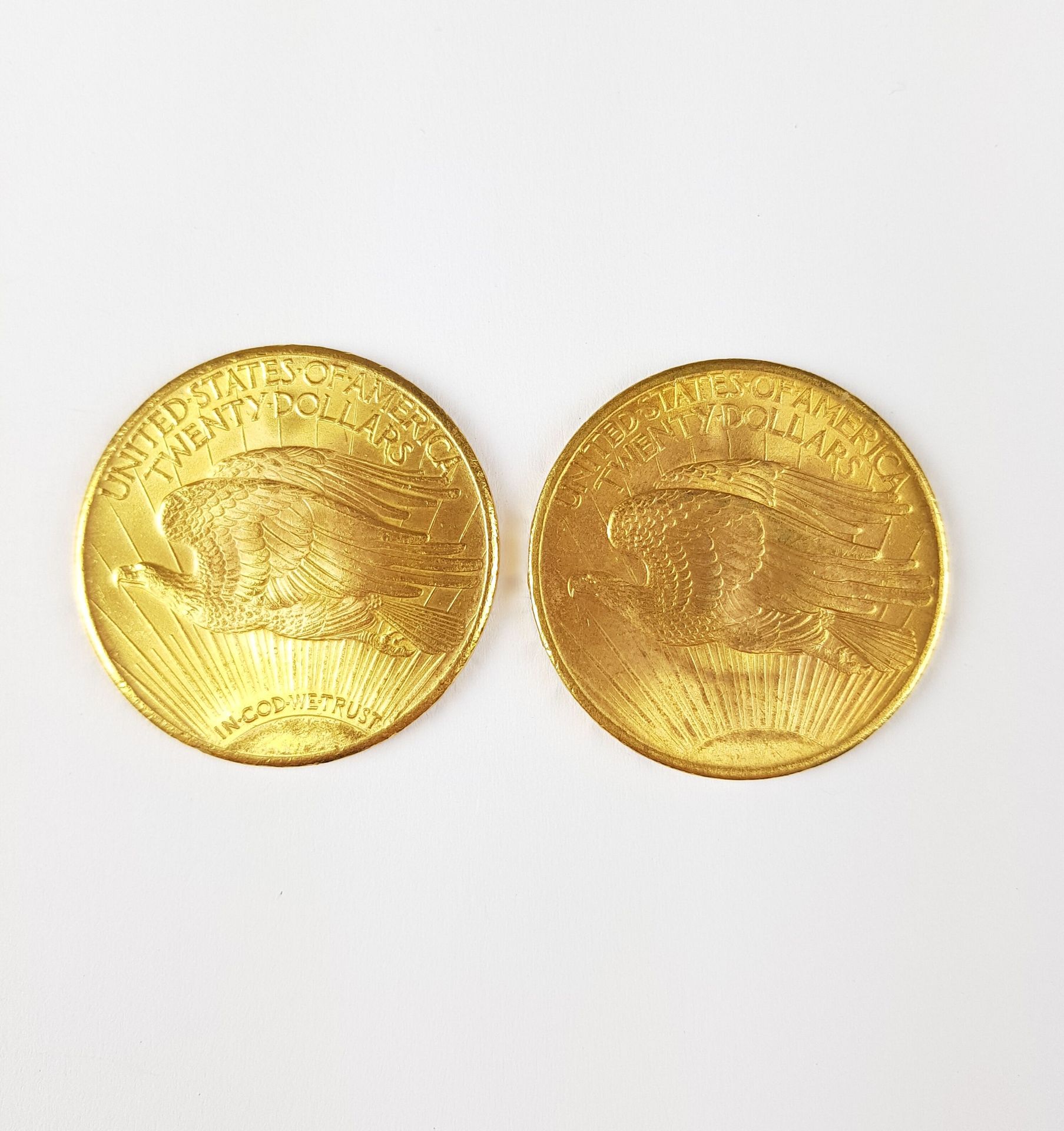 Null ZWEI 20-US-Dollar-Goldmünzen aus den Jahren 1908 und 1927.
Gesamtgewicht: 6&hellip;