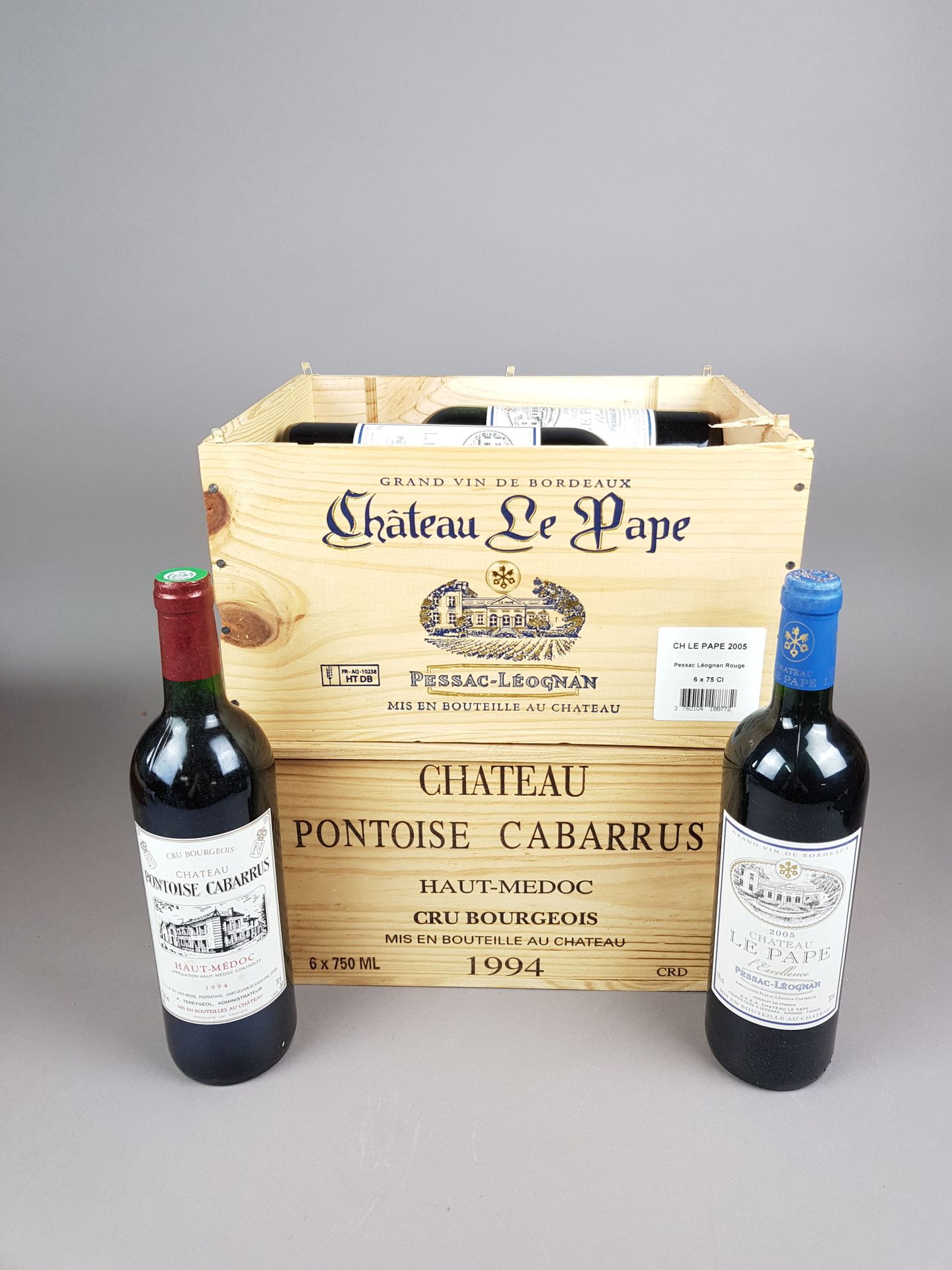 Null 12瓶：
- 6瓶Château Le Pape, Pessac-Léognan, 红葡萄酒，2005年，原装木箱
- 6瓶Château Ponto&hellip;