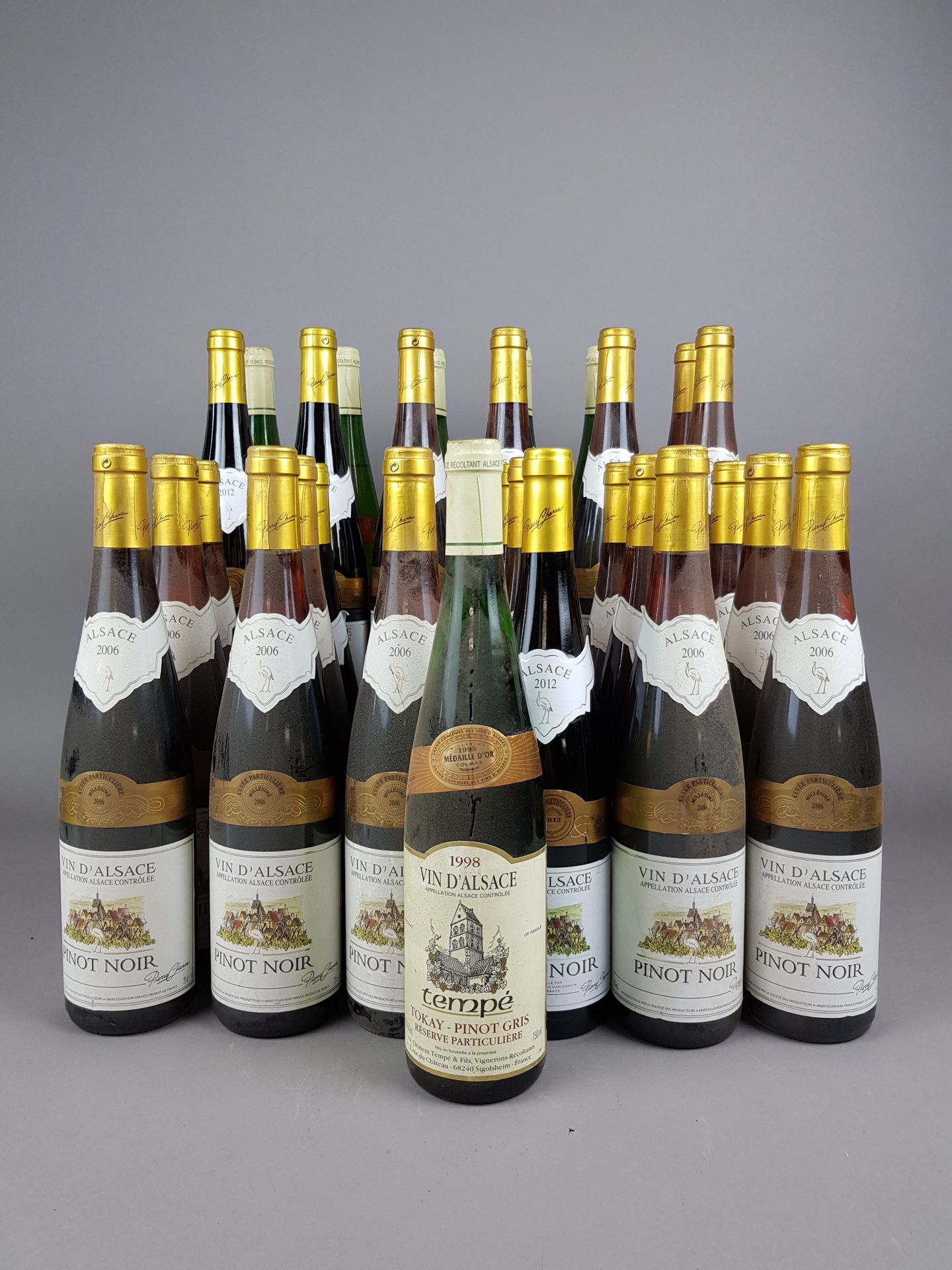 Null 19 bottiglie di vini alsaziani:
- 6 bottiglie di Pinot Nero della Cave Coop&hellip;