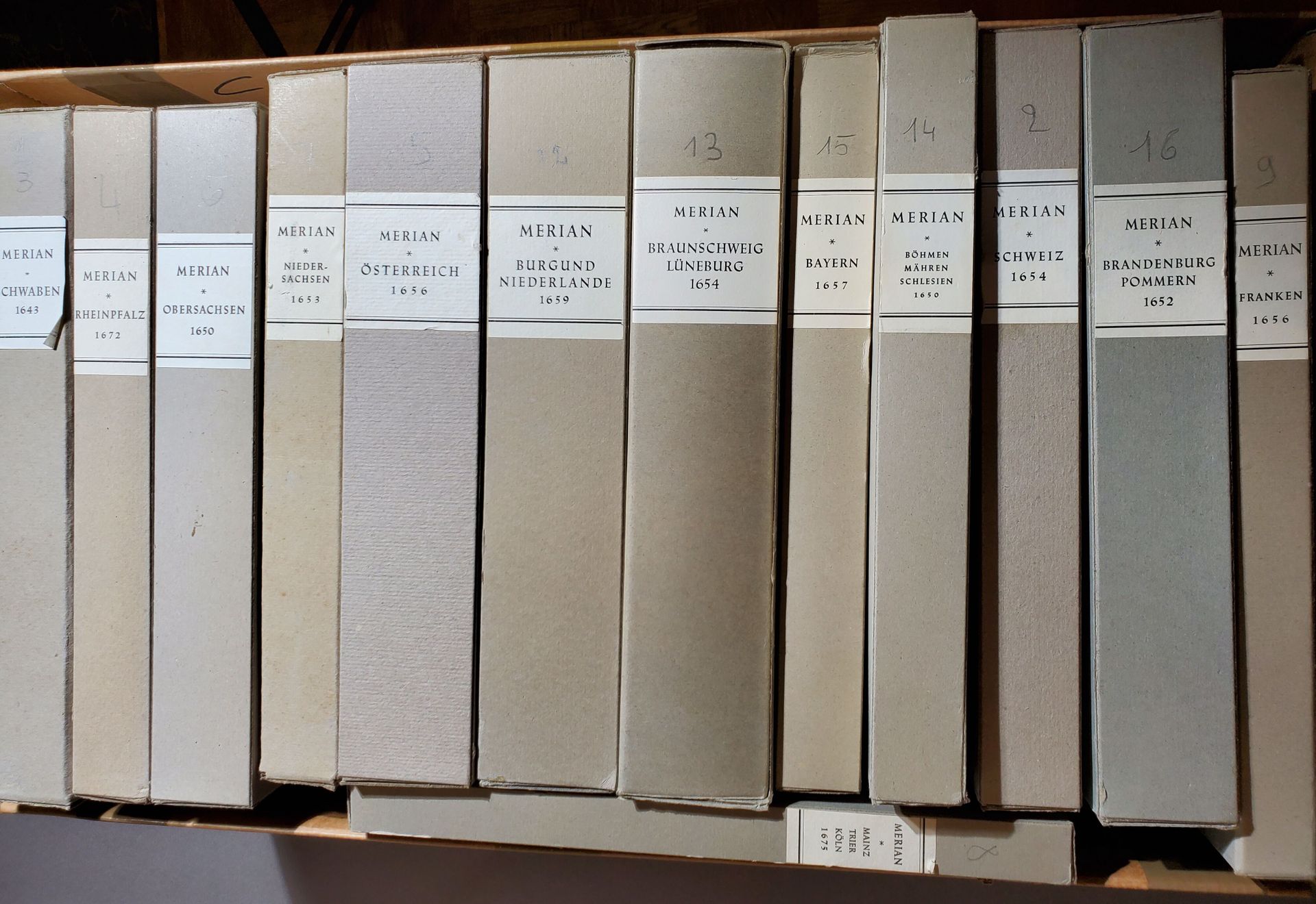 Null LOT de 13 volumes de la collection « Topographia Germaniae » Provinces alle&hellip;