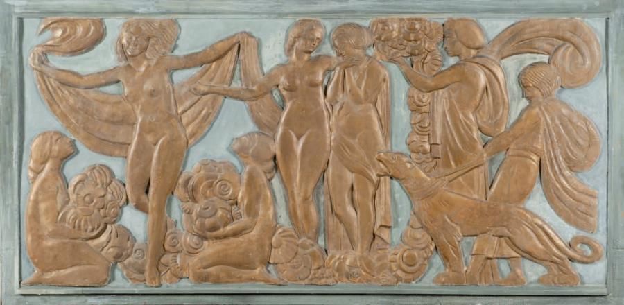 TRAVAIL FRANÇAIS Important bas relief. Plâtre, dorure à l'or fin. 127 x 272 cm. &hellip;