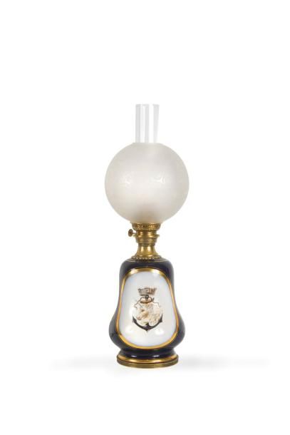 Null Messageries Maritimes Lampe en porcelaine Napoléon III, fonctionnant à l’hu&hellip;
