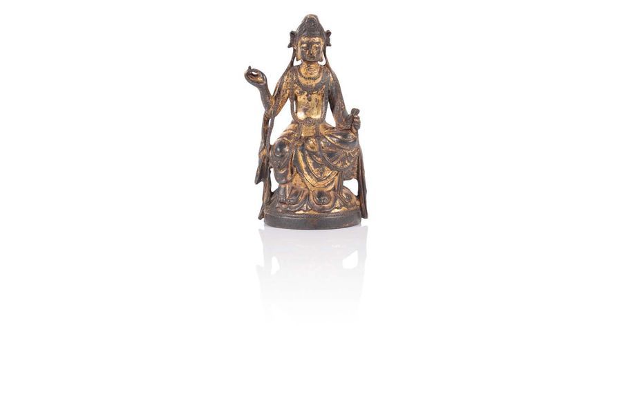 Null Statuette de Guanyin

Chine

Bronze dore?, assise en rajalilasana sur un so&hellip;