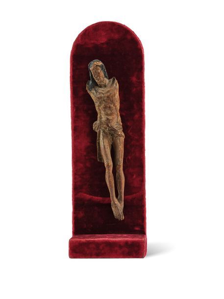 CHRIST En bois sculpté, la tête inerte inclinée vers son épaule droite. Il a les&hellip;