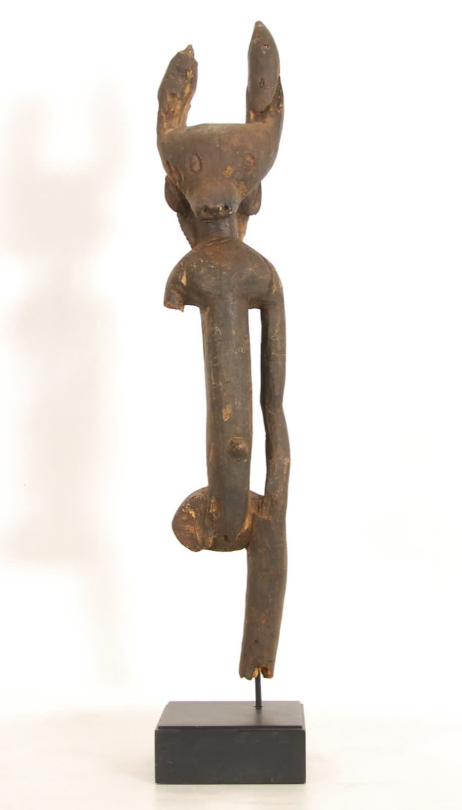 Afrique - Africa Statue d'homme Dogon
Bois sculpté, Mali.
H. 90 cm.
Provenance: &hellip;