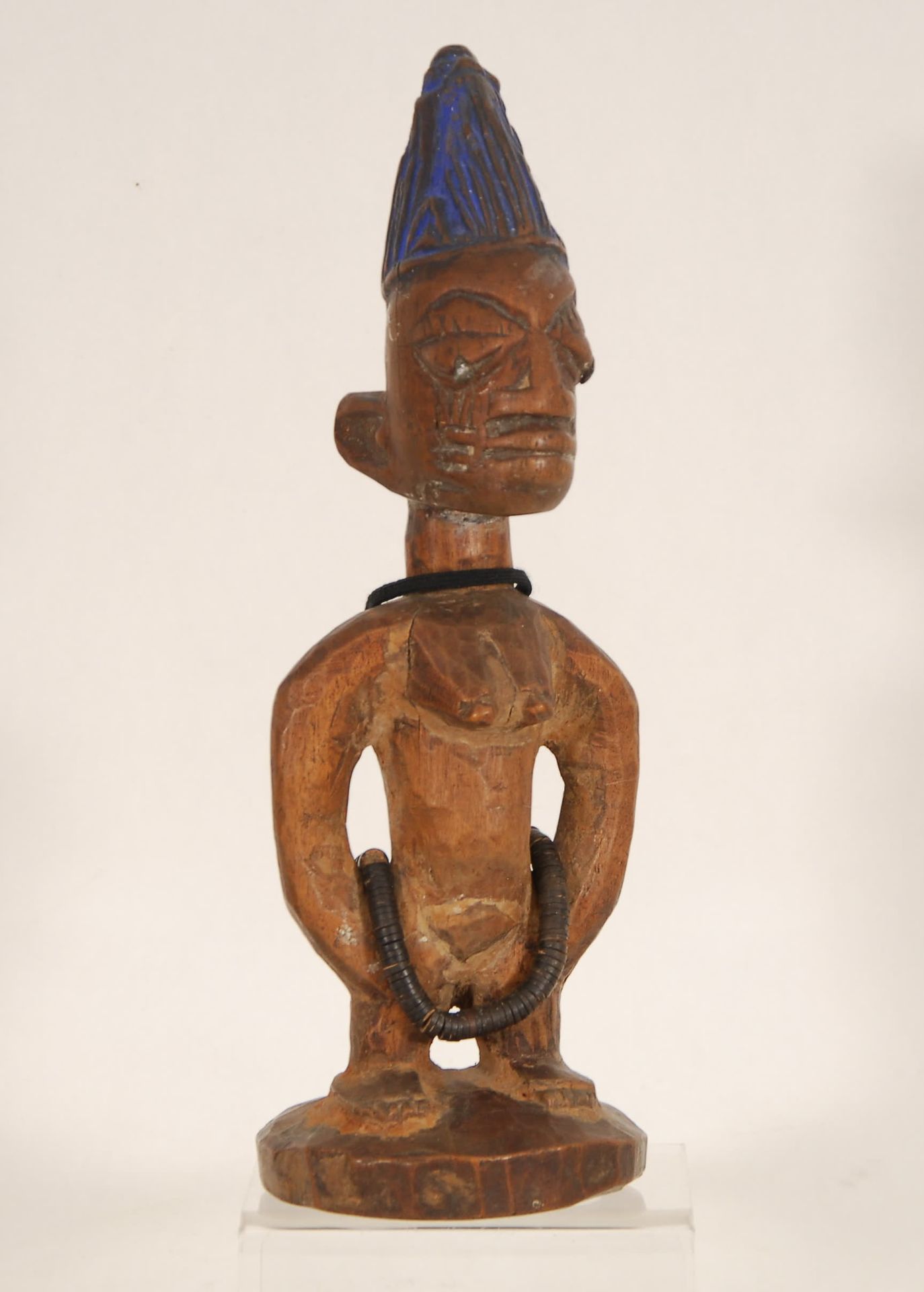 Afrique - Africa Statuetta femminile
Legno, pigmenti e perline.

Ibeji Yoruba, N&hellip;