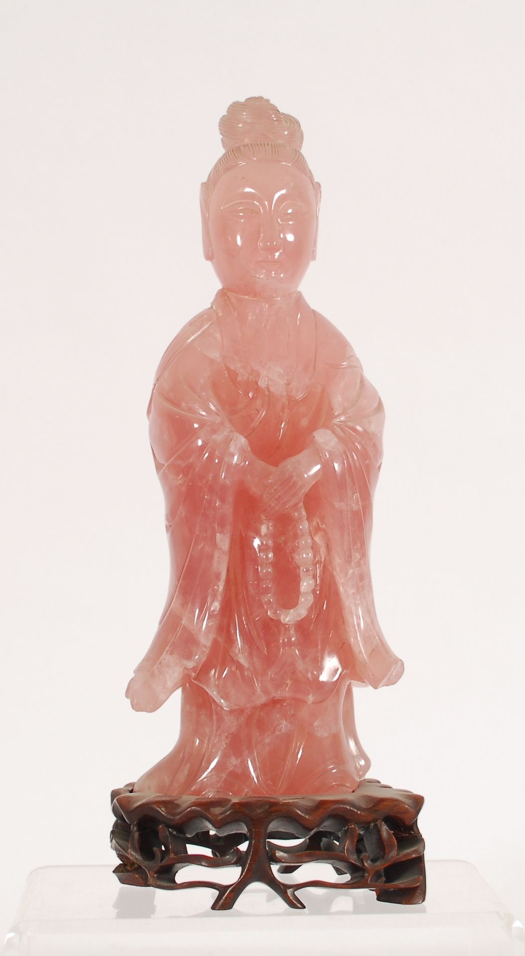 Null Guanyin 
Pink rock crystal. Chinese work. 
H. 29 cm (including base / met s&hellip;