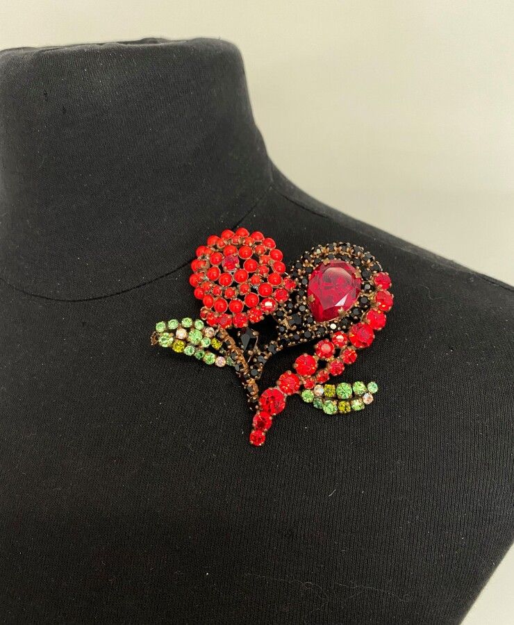 Null CHRISTIAN LACROIX Haute Couture Brooch heart flower in metal with rhineston&hellip;