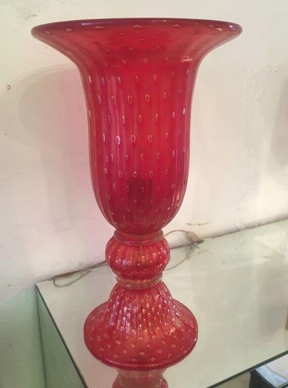 Null Lámpara de cristal de Murano en rojo con brillo dorado H 54 cm, diam 31 cm