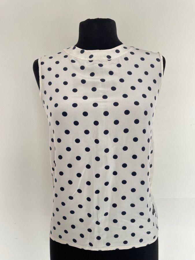 Null CHRISTIAN DIOR Boutique Top in ivory silk crepe with black polka dots embro&hellip;