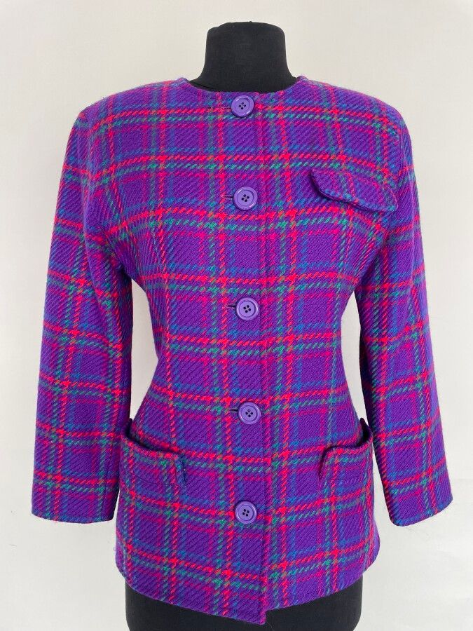 Null COURREGES Paris Kurze Jacke aus Wollstoff mit Karos auf violettem Grund - G&hellip;