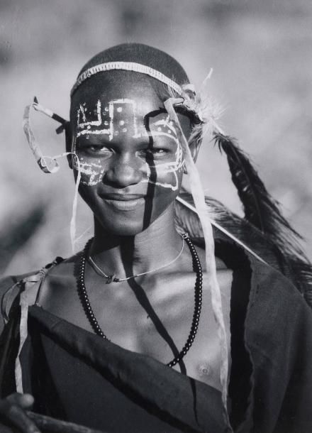 École MODERNE du XXe siècle Jeune africain au visage peint Photographie 45,8 x 3&hellip;