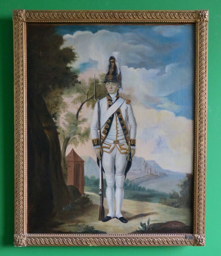 Null 布面油画，Grenadier du Régiment Du Roy。前面穿着白色制服、蓝色翻领和金色辫子、戴着1791型头盔的骑兵，前面是风景，署名L&hellip;