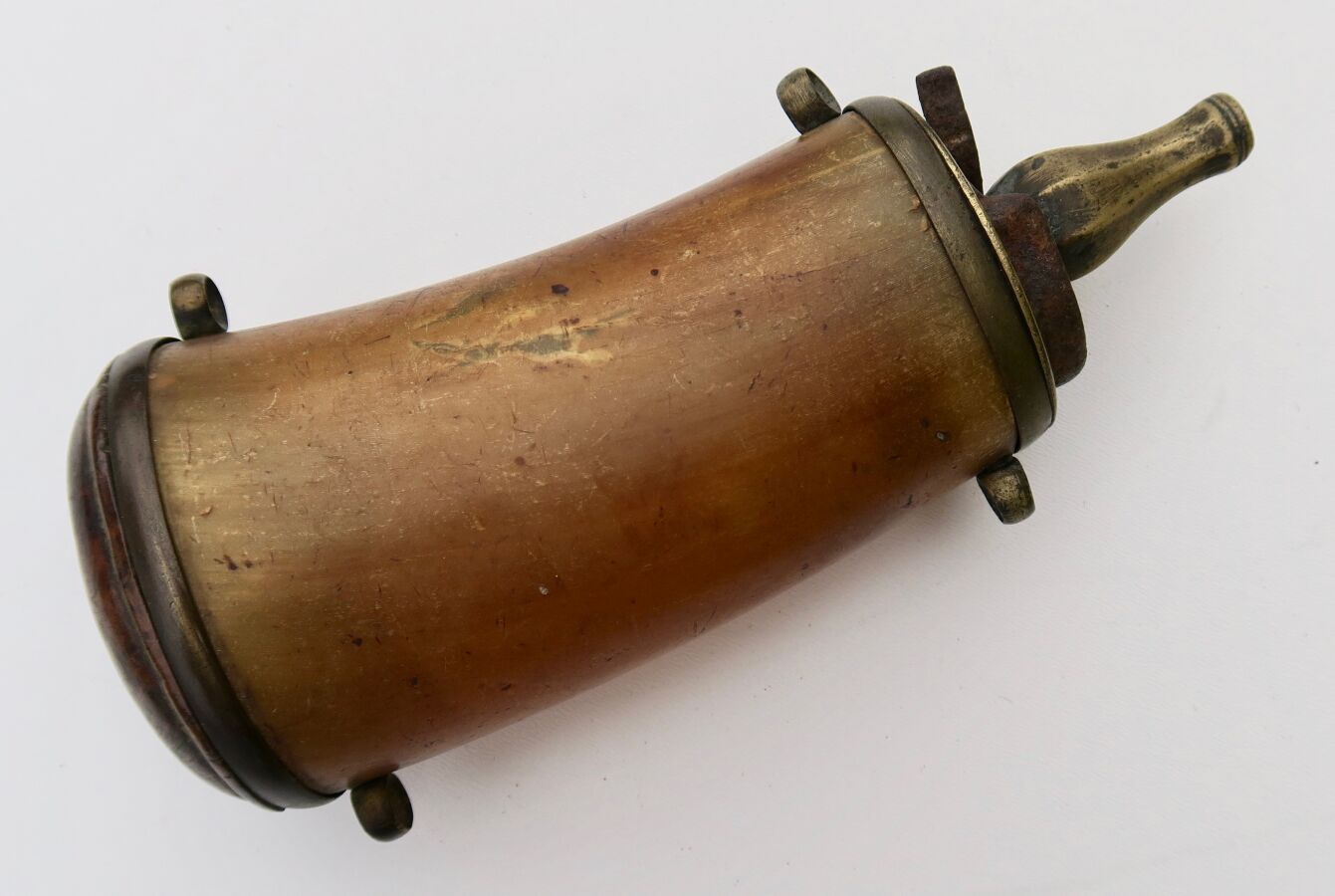 Null Powder flask in cow horn with faceted brass measuring spout. On the bottom &hellip;