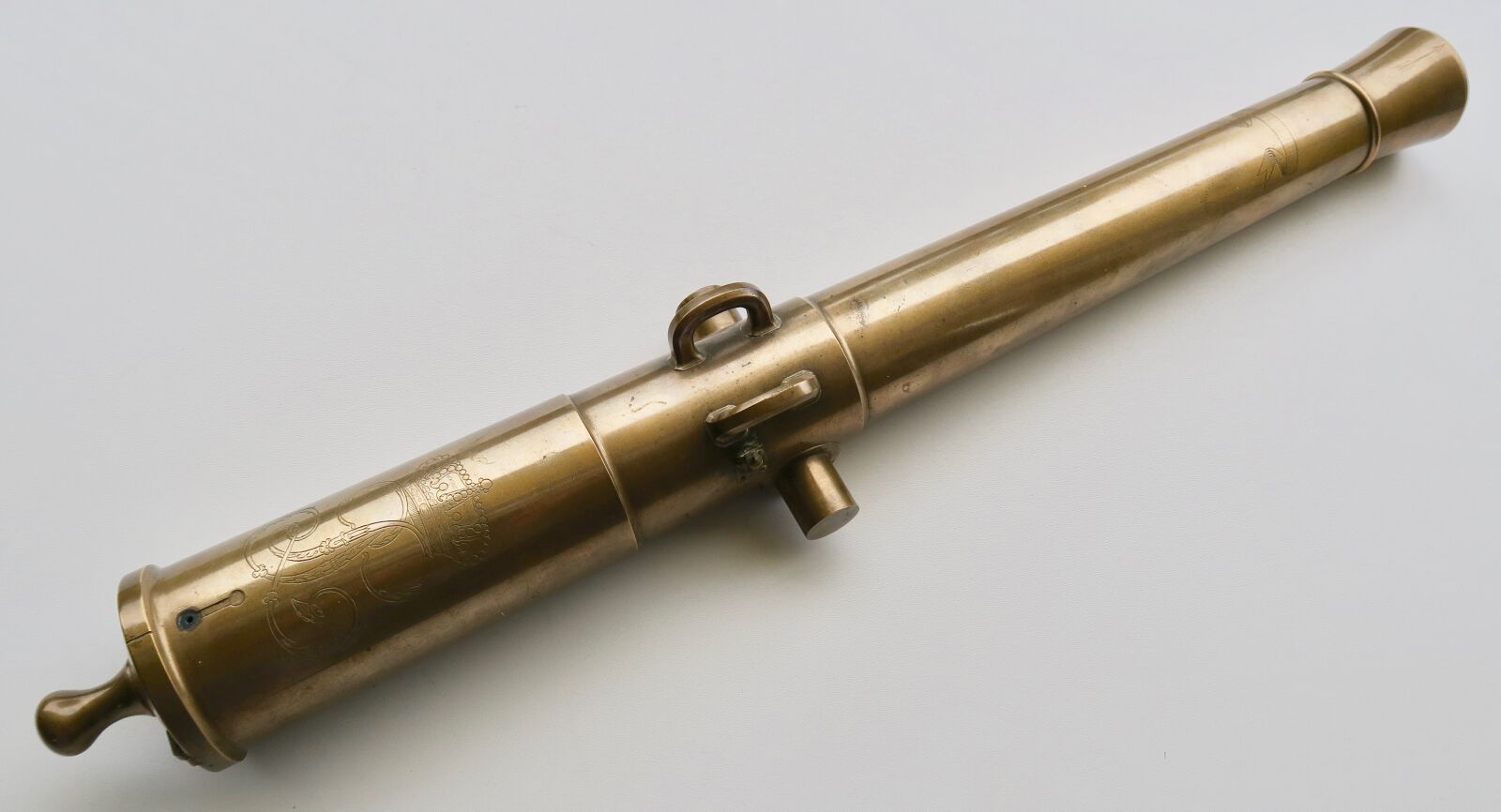 Null 炮兵模型，1858年de la Hitte系统的模型，最后一种枪口装填的模型，六条膛线的枪管，有侧视系统，冠下有LP字母缩写，空白带。长度63.5厘米&hellip;