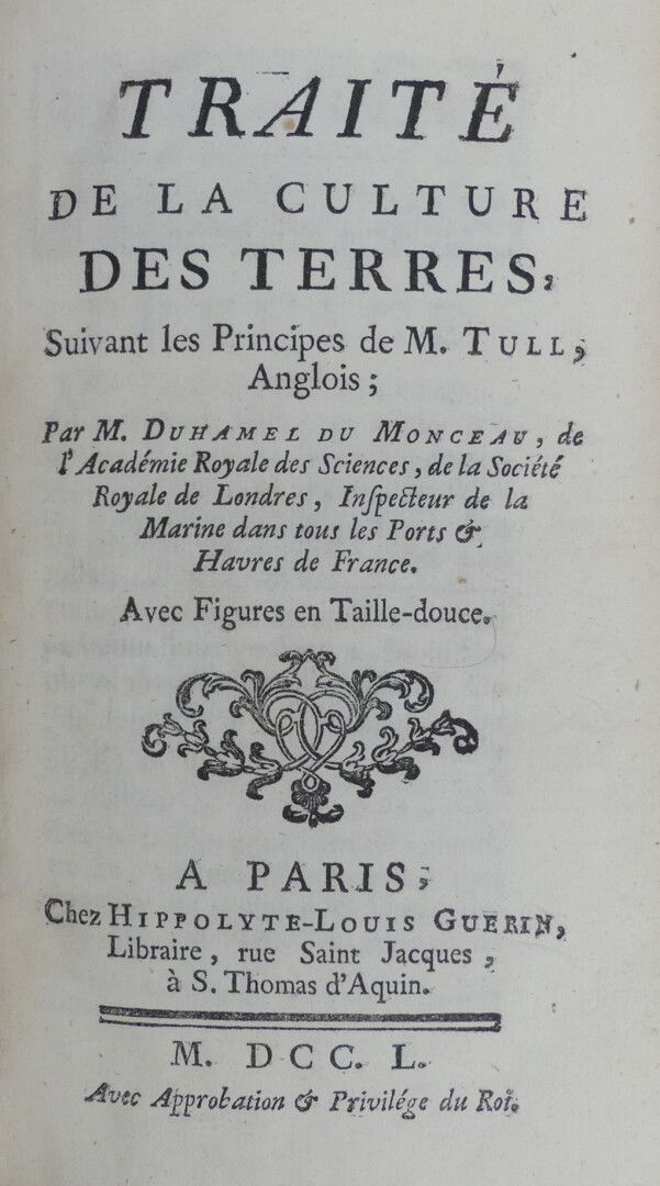 Null duhamel du monceau.领土文化条例》：遵循英国人图尔先生的原则。巴黎，Guerin，1750年。12页，黄褐色花岗岩小牛皮，书脊有棱纹&hellip;