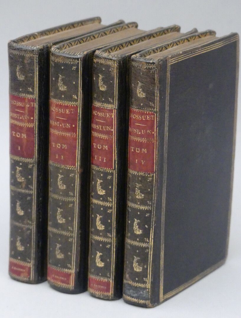 Null BOSSUET。关于世界历史的论述。巴黎，Didot l'aîné，1784年。四卷，18号绿色青铜色摩洛哥，板上有三层镀金丝，光滑的书脊上装饰有铁制&hellip;