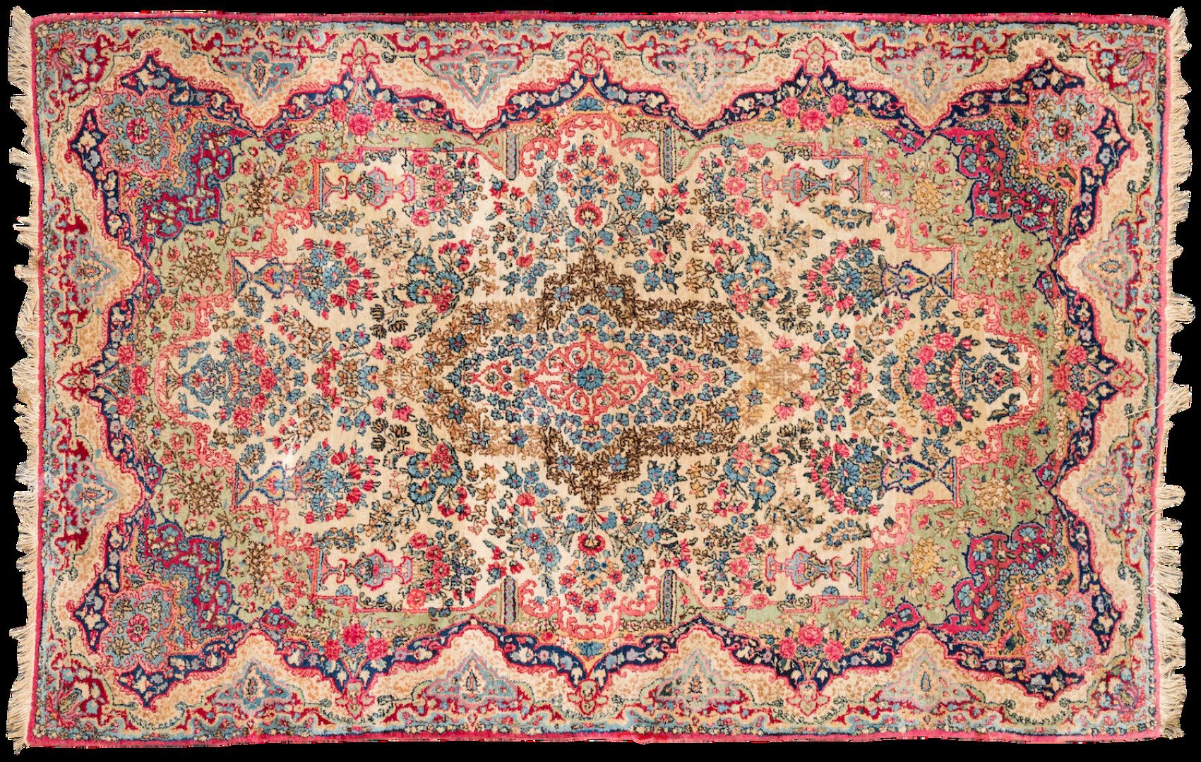 Null Tapis en laine nouée à fond crème

Kirman, Iran

220 x 145 cm.