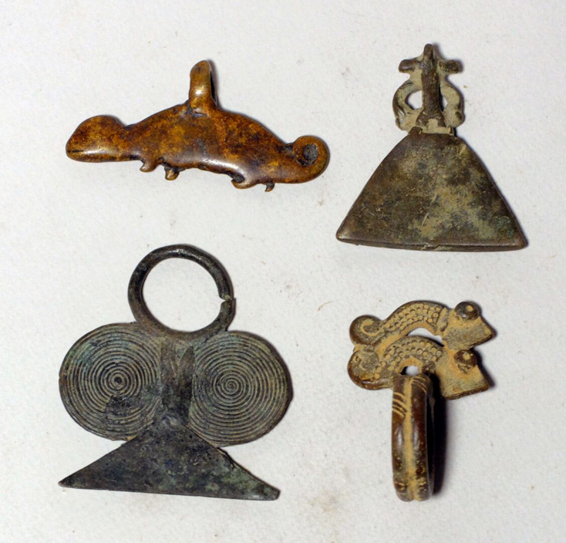 Null Lot d'objets en bronze (Burkina faso/Côte d'Ivoire)

Quatre bronze à la cir&hellip;