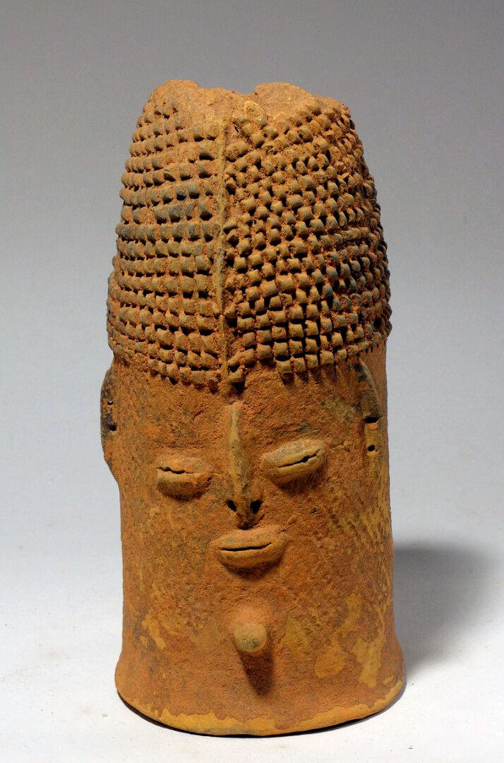 Null Tête Bura (Burkina faso)

Elégante tête de forme conique (intérieur évidé) &hellip;