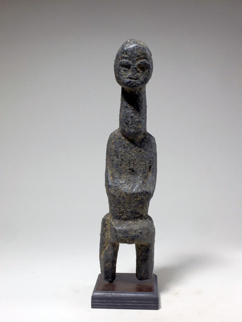 Null Statuette Baoulé (Côte d'Ivoire)

Statuette " Asié usu " recouverte d'une é&hellip;