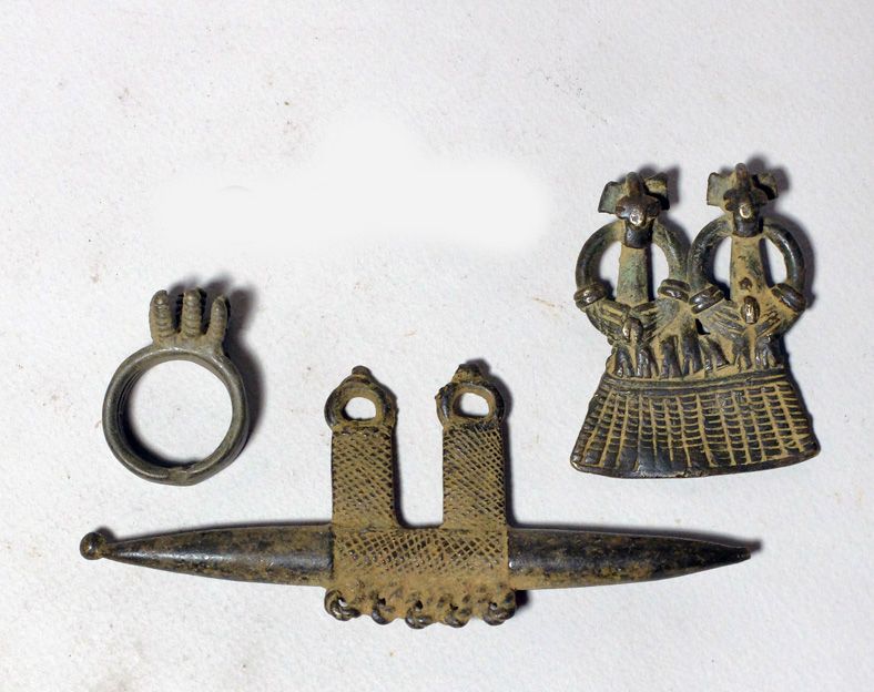 Null 
Lot d'objets en bronze (Burkina faso/Côte d'Ivoire)




Trois bronzes à la&hellip;