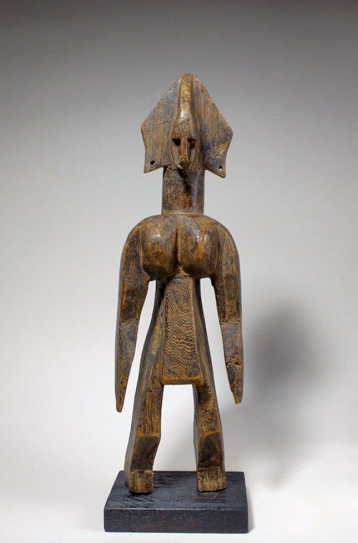 Null Statuette Bambara (Mali)

Personnage debout les bras détachés du corps, tra&hellip;