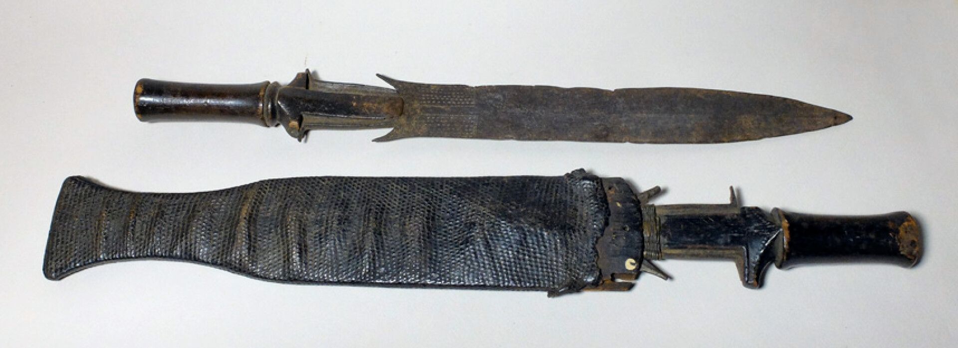Null Lot de deux couteaux Fang (Gabon)

Lot comprenant deux couteaux dont un ave&hellip;