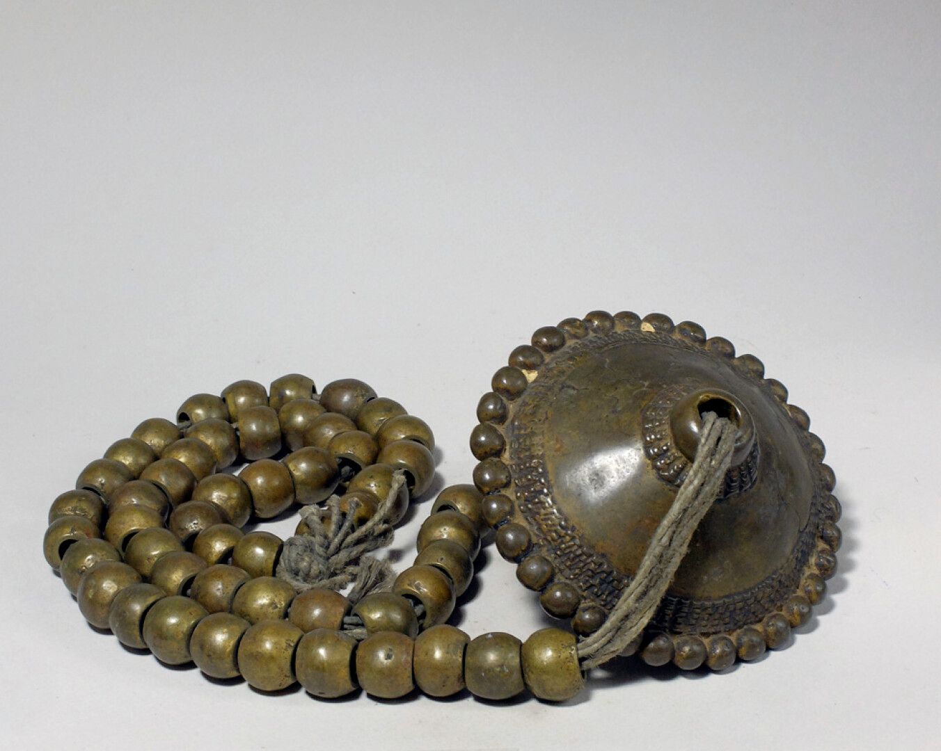 Null Collier Véré (Nigéria)

Important collier en bronze. 

Milieu XXe. Hauteur &hellip;