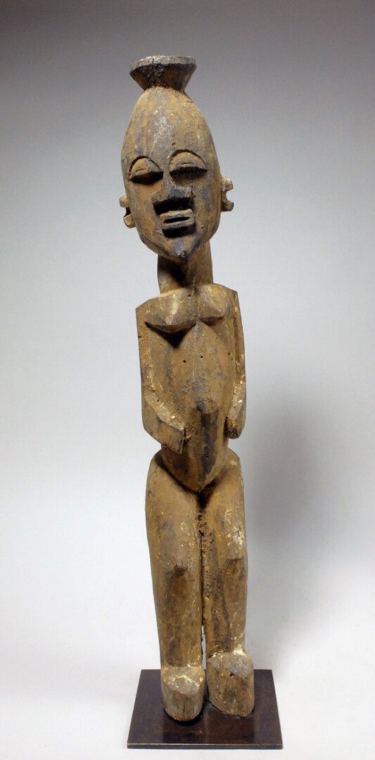 Null Statuette Lobi (Burkina faso)

Personnage debout sur ses jambes fléchies, l&hellip;