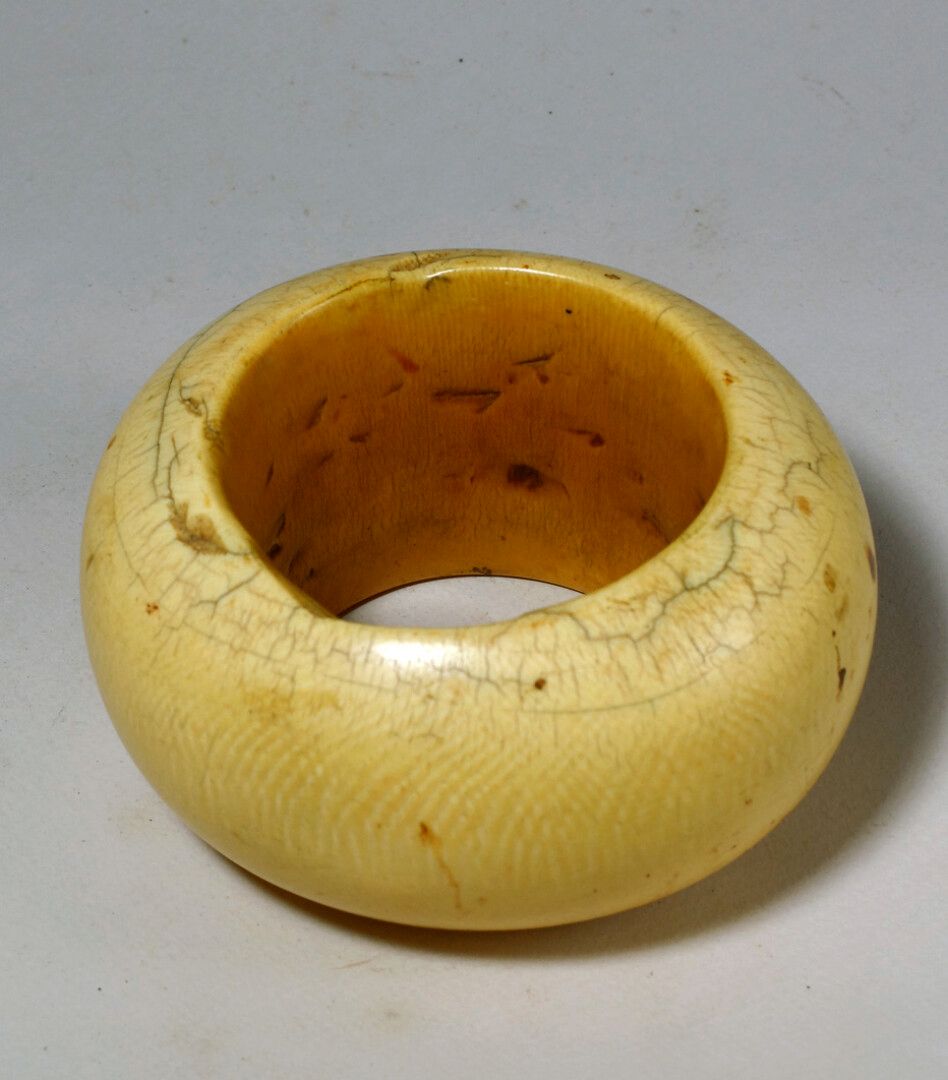 Null Bracelet Baoulé (Côte d'Ivoire)

Bracelet en ivoire à belle patine d'usage.&hellip;